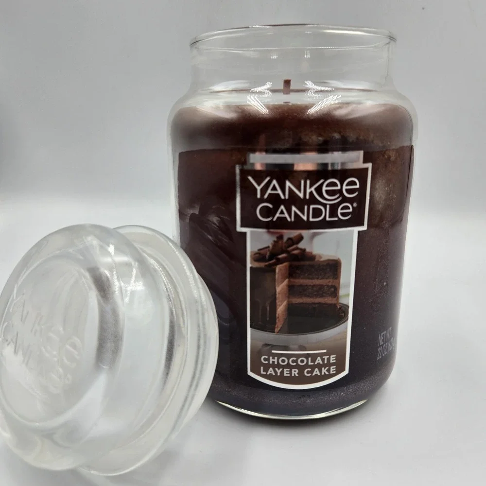 New Yankee Candle‎ 22oz. Chocolate Layer Cake 22oz Jar Scented Candle Retired